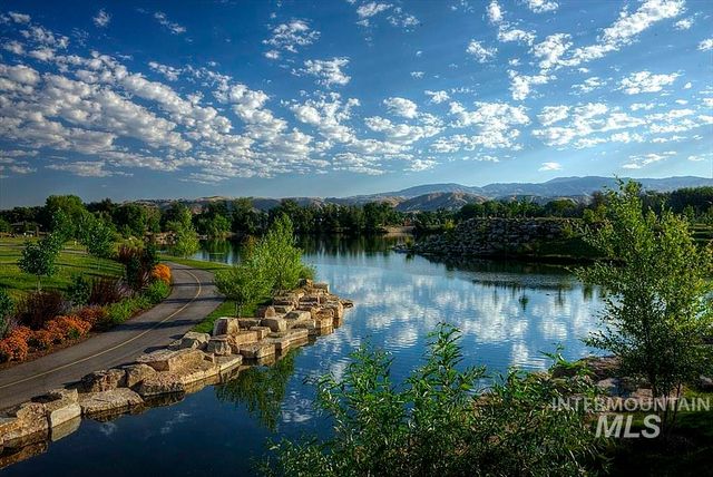 2602 W Woodlawn Ave, Boise, ID 83702