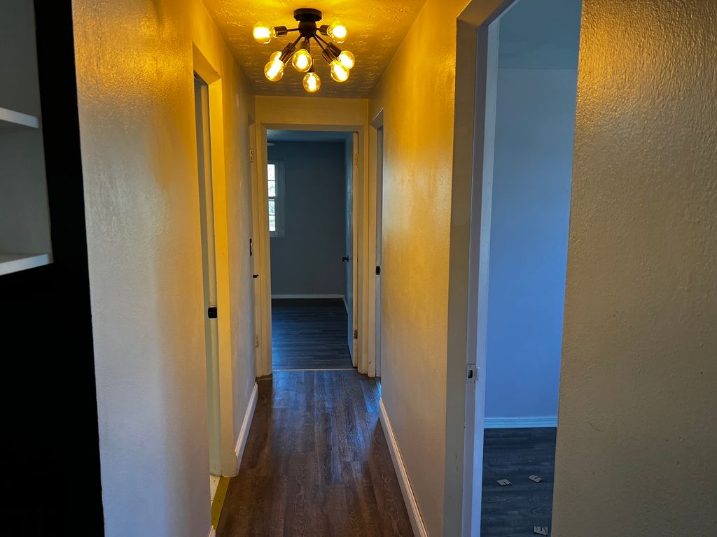 Image 14 of property listing at 33 Westwood Drive, Mt Vernon, IL 62864