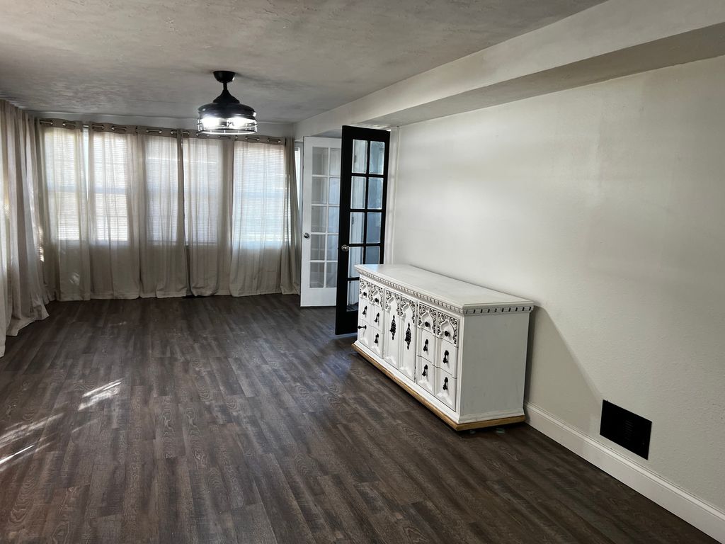 Image 23 of property listing at 33 Westwood Drive, Mt Vernon, IL 62864