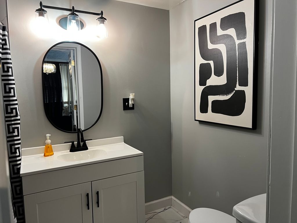 Image 29 of property listing at 33 Westwood Drive, Mt Vernon, IL 62864