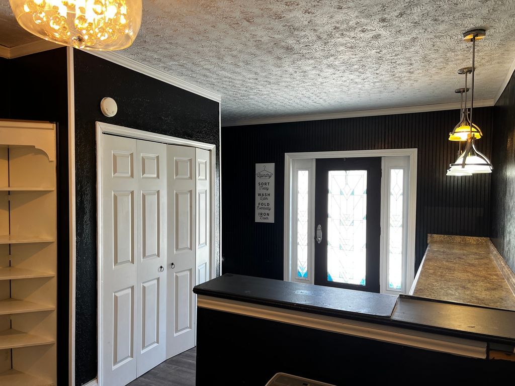 Image 31 of property listing at 33 Westwood Drive, Mt Vernon, IL 62864