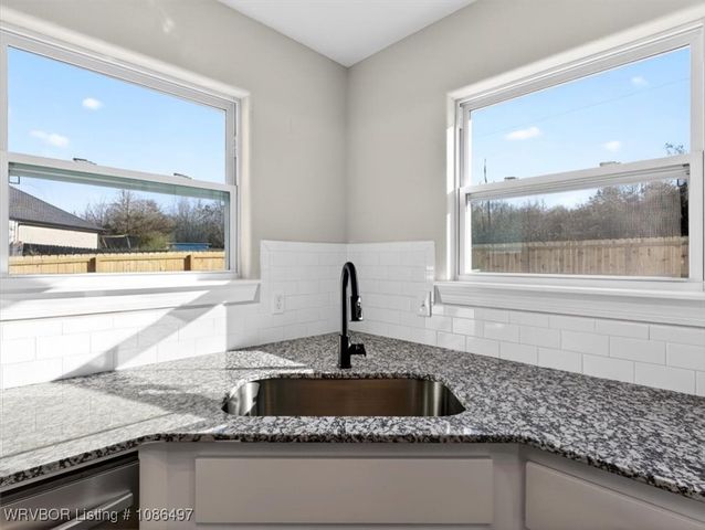 510 Stoneledge Drive, Lavaca, AR 72941