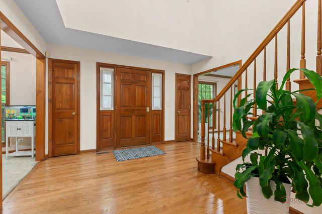2872 Whispering Oaks Court, Buffalo Grove, IL 60089
