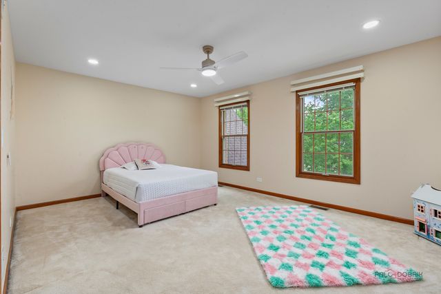 2872 Whispering Oaks Court, Buffalo Grove, IL 60089