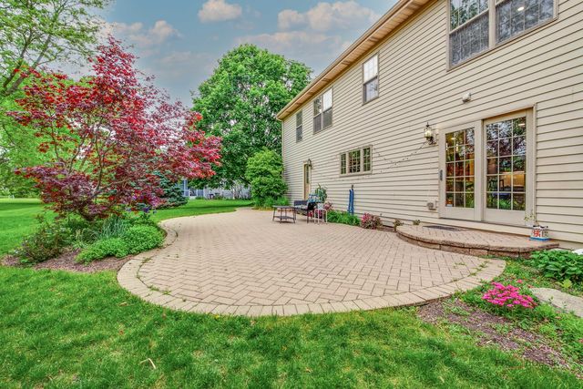 2872 Whispering Oaks Court, Buffalo Grove, IL 60089