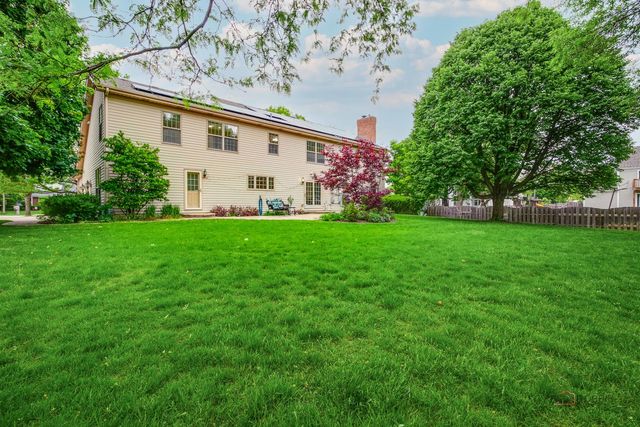 2872 Whispering Oaks Court, Buffalo Grove, IL 60089