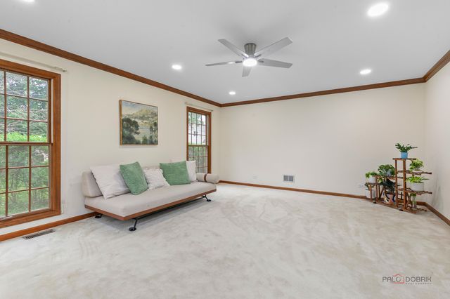 2872 Whispering Oaks Court, Buffalo Grove, IL 60089