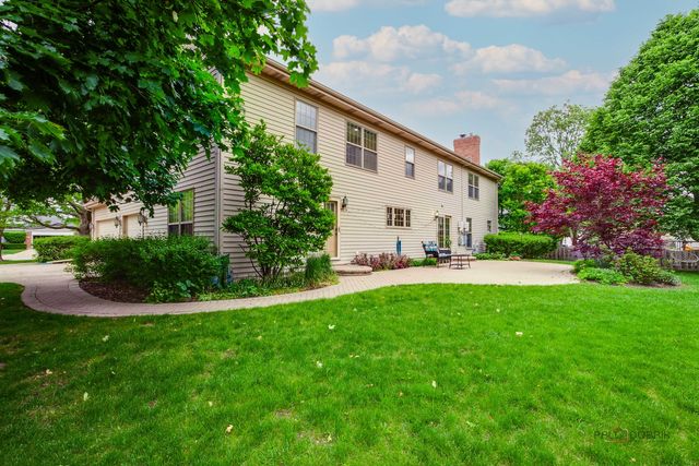 2872 Whispering Oaks Court, Buffalo Grove, IL 60089