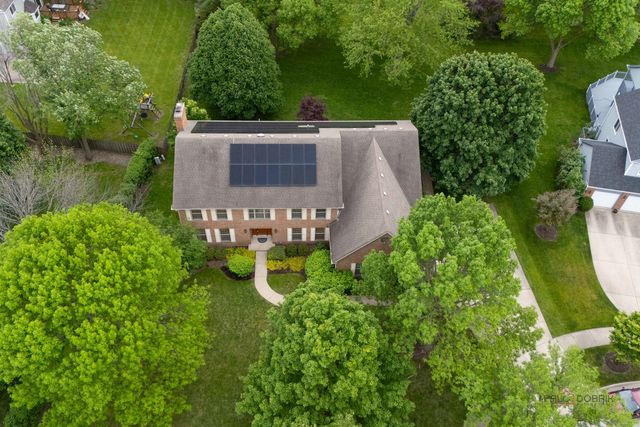 2872 Whispering Oaks Court, Buffalo Grove, IL 60089