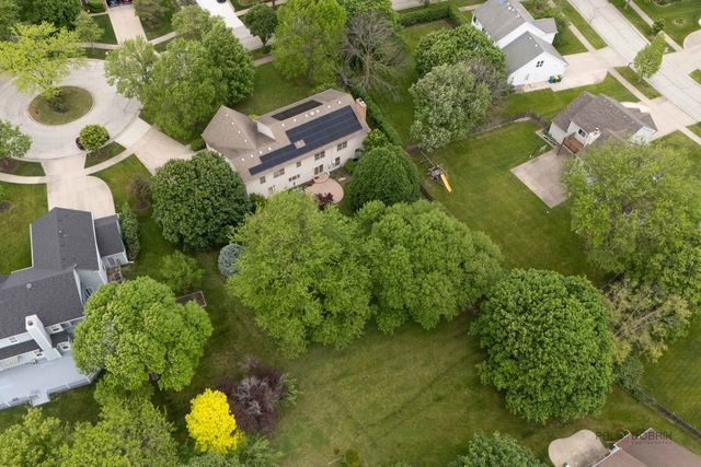 2872 Whispering Oaks Court, Buffalo Grove, IL 60089