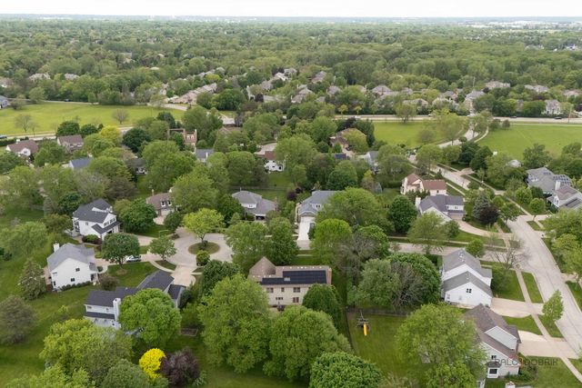 2872 Whispering Oaks Court, Buffalo Grove, IL 60089