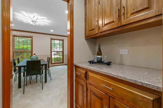2872 Whispering Oaks Court, Buffalo Grove, IL 60089