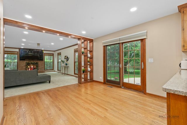 2872 Whispering Oaks Court, Buffalo Grove, IL 60089