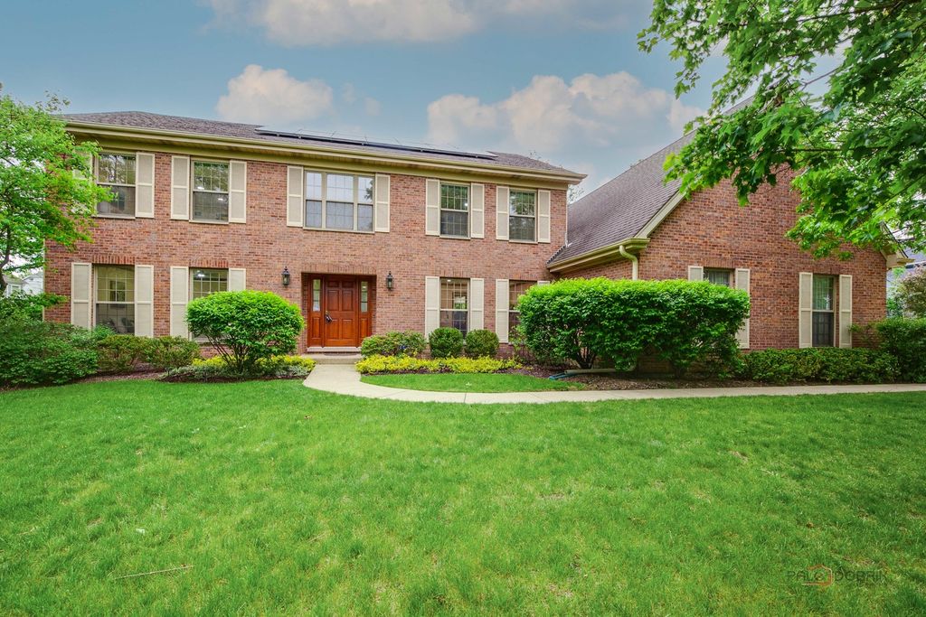 2872 Whispering Oaks Court, Buffalo Grove, IL 60089