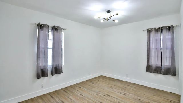 11445 Saticoy Street, North Hollywood, CA 91605