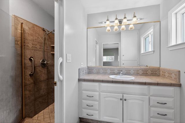 3860 Spencer Way, Sacramento, CA 95821