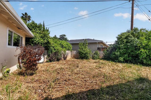 3860 Spencer Way, Sacramento, CA 95821