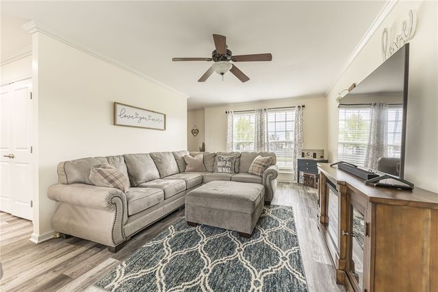 1103 Harlowe Lane, Farmington, NY 14425