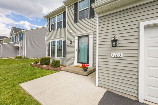 1103 Harlowe Lane, Farmington, NY 14425