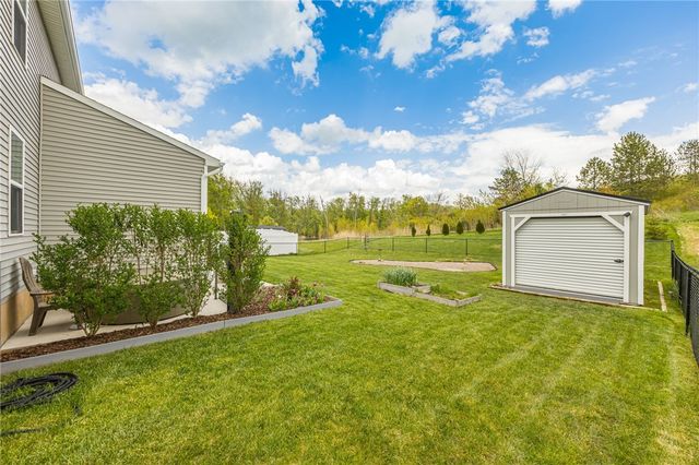 1103 Harlowe Lane, Farmington, NY 14425