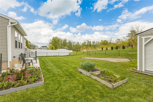 1103 Harlowe Lane, Farmington, NY 14425
