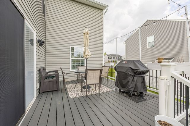 1103 Harlowe Lane, Farmington, NY 14425
