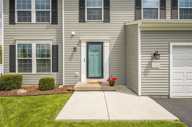 1103 Harlowe Lane, Farmington, NY 14425