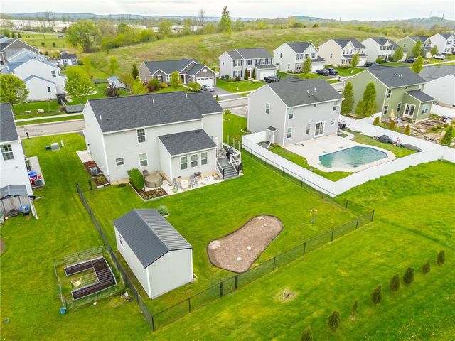 1103 Harlowe Lane, Farmington, NY 14425