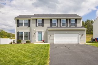 1103 Harlowe Lane, Farmington, NY 14425