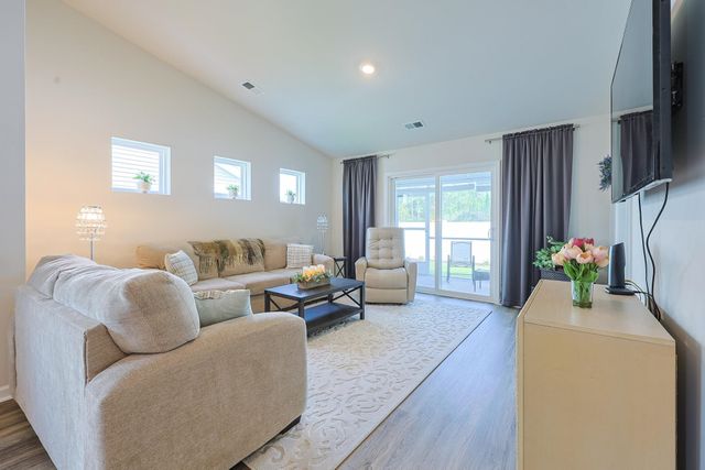 715 Eastridge Dr., Conway, SC 29526