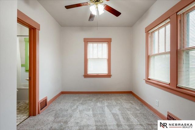 2244 S 33rd Street, Lincoln, NE 68506