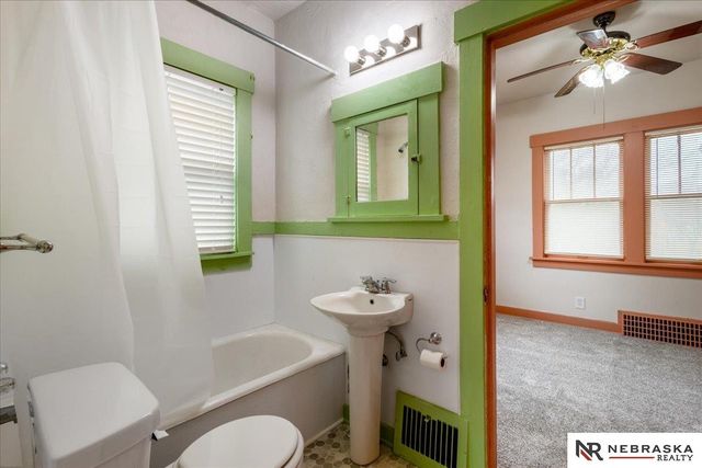 2244 S 33rd Street, Lincoln, NE 68506