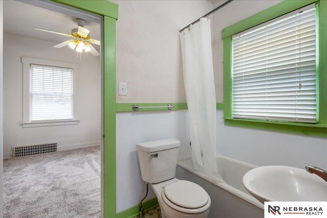 2244 S 33rd Street, Lincoln, NE 68506