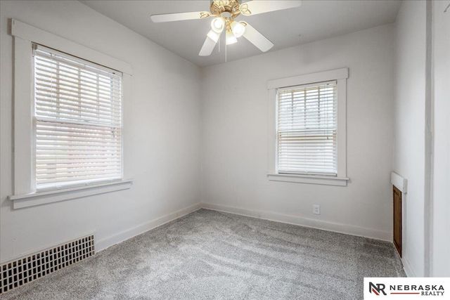 2244 S 33rd Street, Lincoln, NE 68506