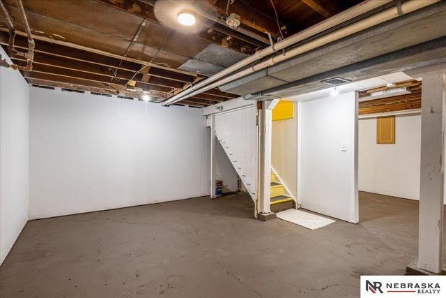 2244 S 33rd Street, Lincoln, NE 68506