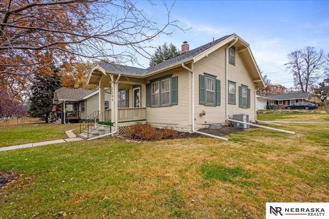 2244 S 33rd Street, Lincoln, NE 68506