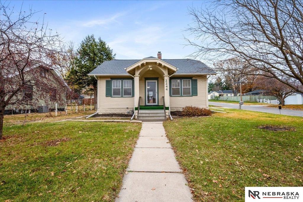 2244 S 33rd Street, Lincoln, NE 68506