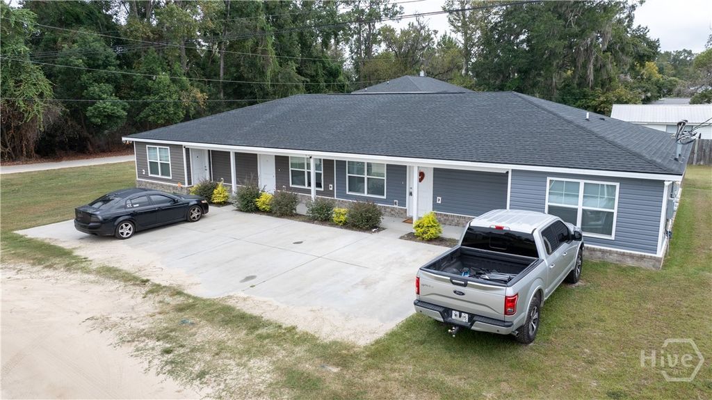 Image 4 of property listing at 36 SW Pine Street SW, Ludowici, GA 31316