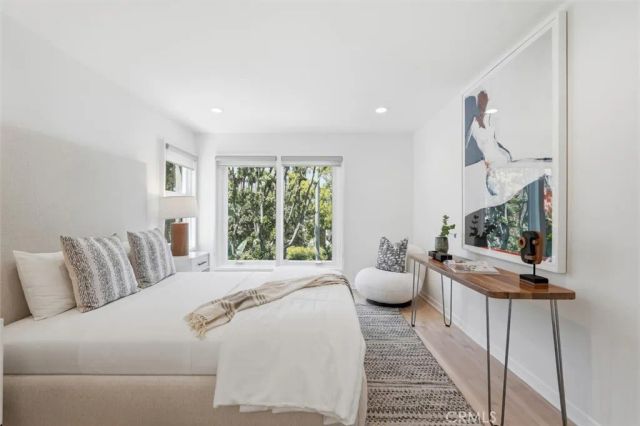 24 Eastwind Street 1, Marina Del Rey, CA 90292
