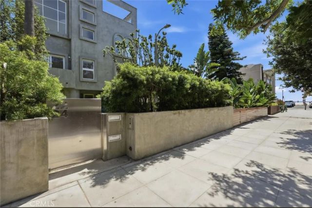 24 Eastwind Street 1, Marina Del Rey, CA 90292