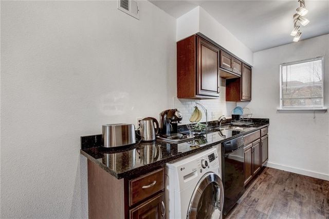 2200 San Gabriel ST 303, Austin, TX 78705
