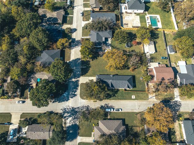 1102 W Erwin Avenue, Mckinney, TX 75069