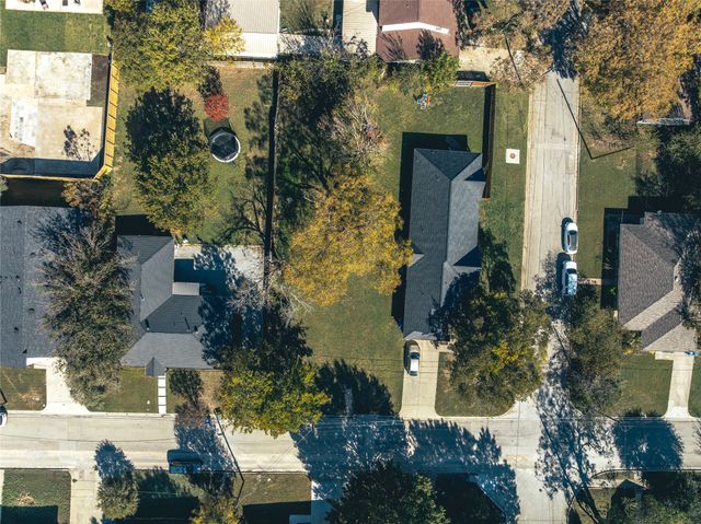 1102 W Erwin Avenue, Mckinney, TX 75069