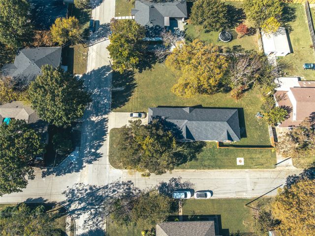 1102 W Erwin Avenue, Mckinney, TX 75069