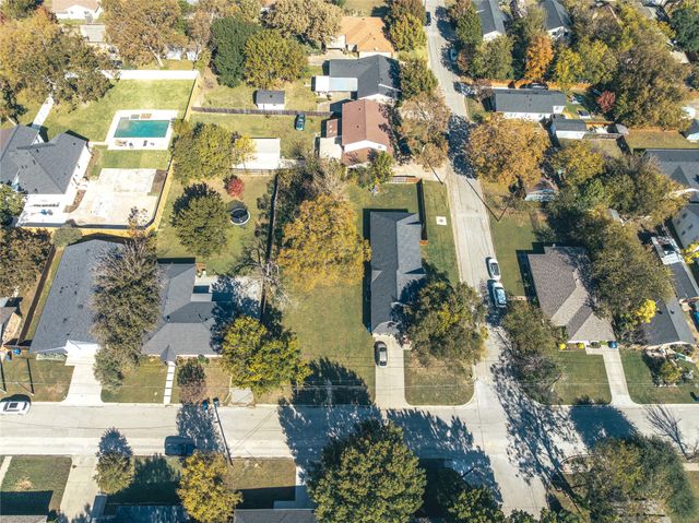 1102 W Erwin Avenue, Mckinney, TX 75069