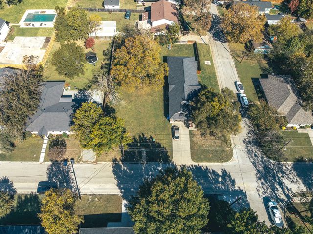 1102 W Erwin Avenue, Mckinney, TX 75069