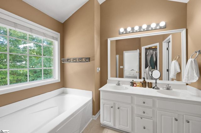 15 Catbriar Court, Simpsonville, SC 29680