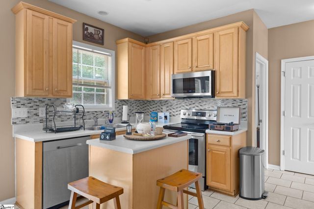15 Catbriar Court, Simpsonville, SC 29680