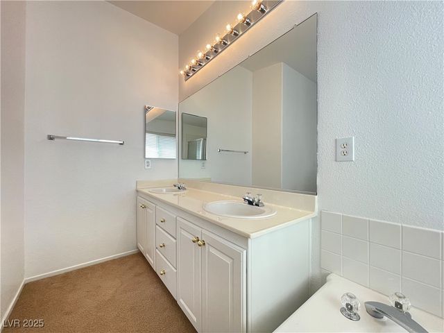 70 Belle La Blanc Avenue, Las Vegas, NV 89123