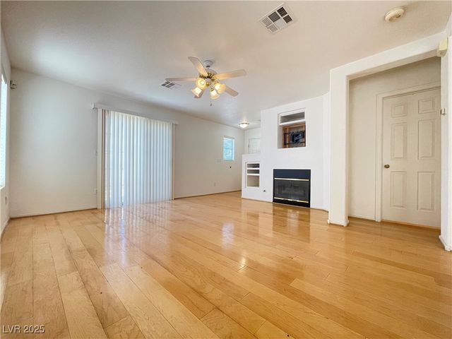 70 Belle La Blanc Avenue, Las Vegas, NV 89123